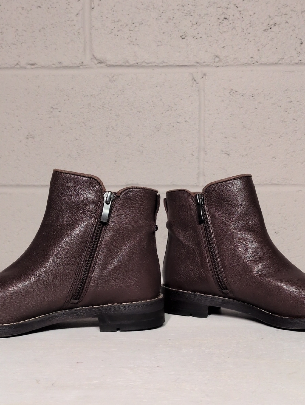Franco Marcus Brown Leather Ankle Bootie Size 7, like new condition, Minimalist - Picture 6 of 11